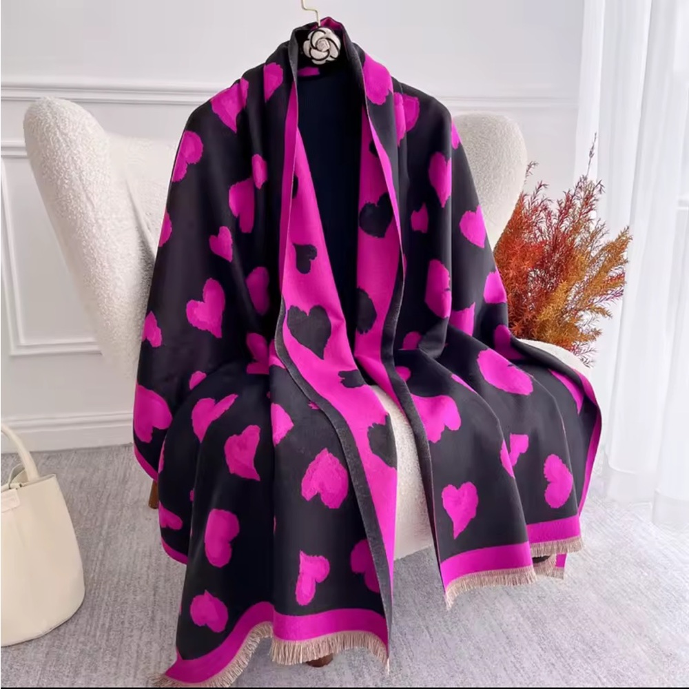 New 🩷 Heart Patterned Black and Pink Women's Scarf